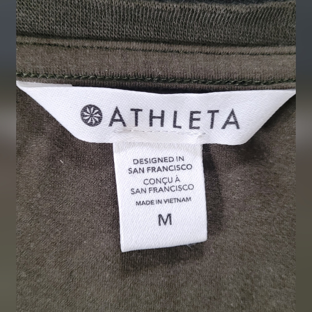 Athleta Outbound Scoop Neck Short Sleeve Tee, Green, Basics, Women's Medium - Picture 4 of 13